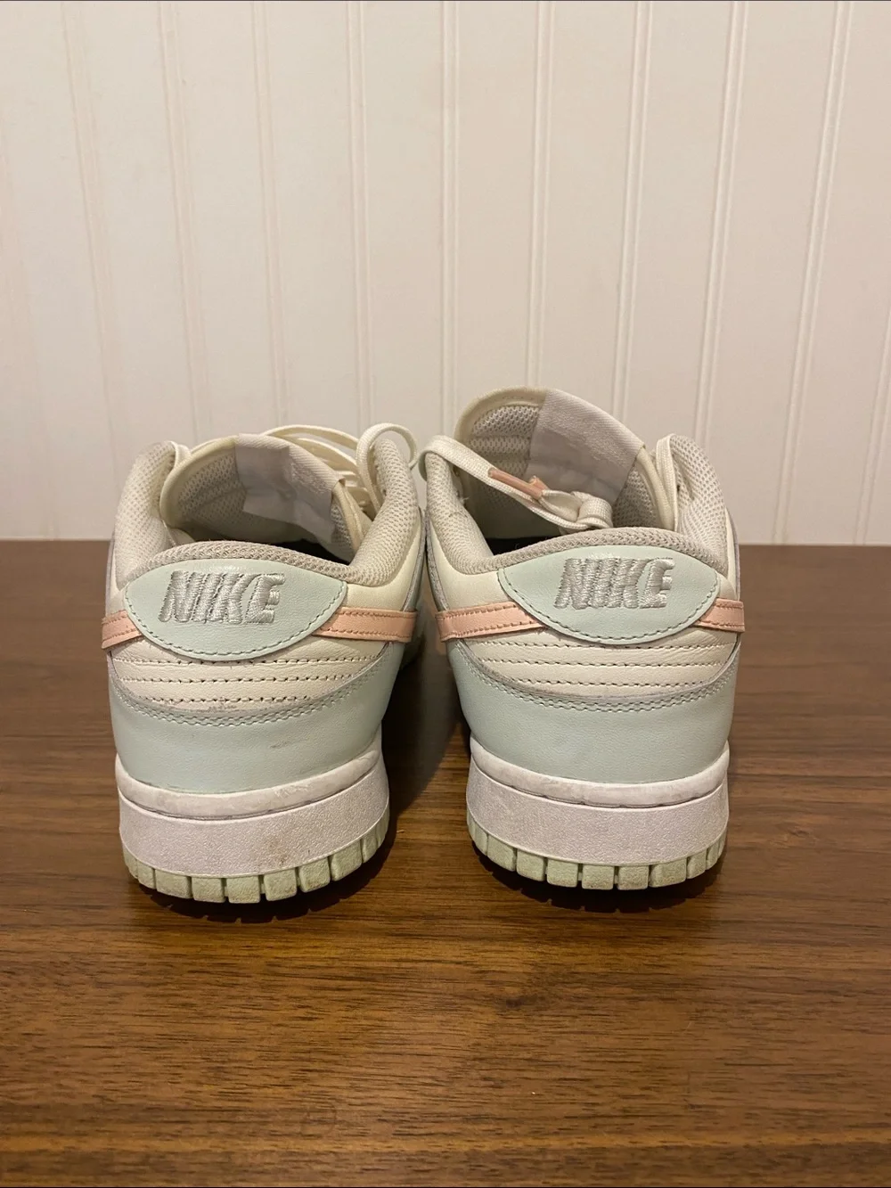 Nike Kids Low-Top Sneakers in Cream, Light Green & Pink